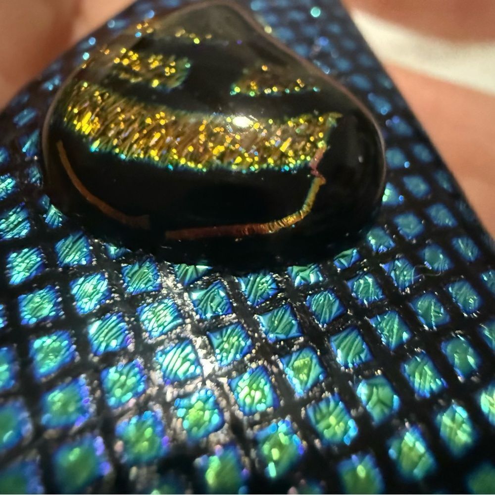 DICHROIC FUSED GLASS PINS – SET OF 3 ABSTRACT STATEMENT PIECES 🎨💫 - Picture 14 of 17